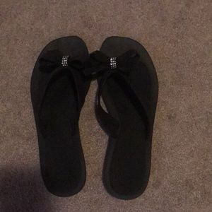 Guess black bowed sandals